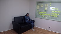 Жопастая латино-американка дрочит очко с помощью зеленого дилдо на вебку